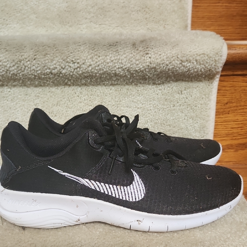 Nike Black and White Athletic Shoes